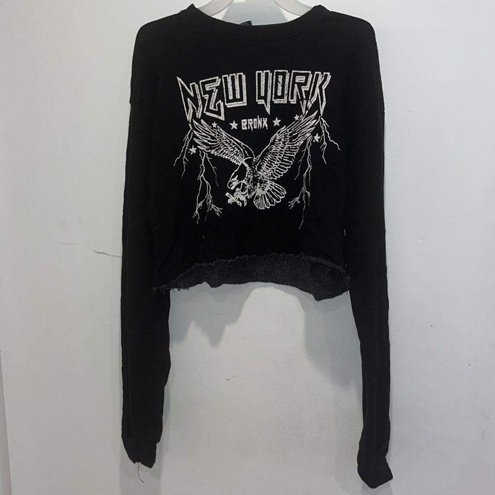 Forever 21 Black New York Cropped Hoodie With Raw Bottom Cut